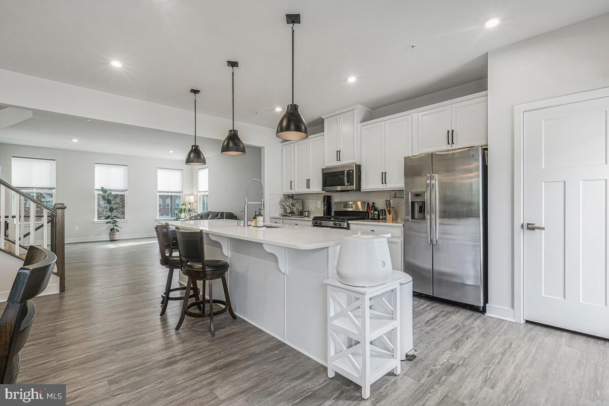 WESTCHESTER SQUARE - Residential