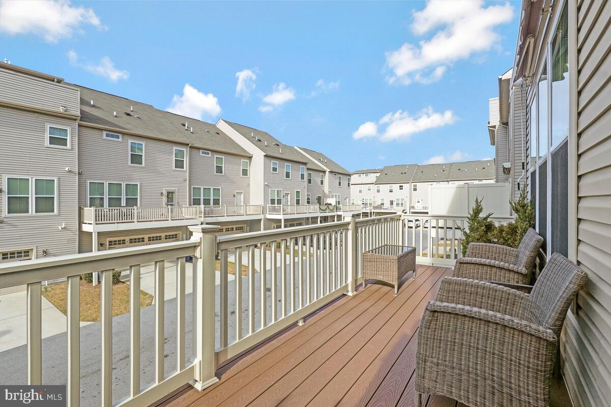 WESTCHESTER SQUARE - Residential