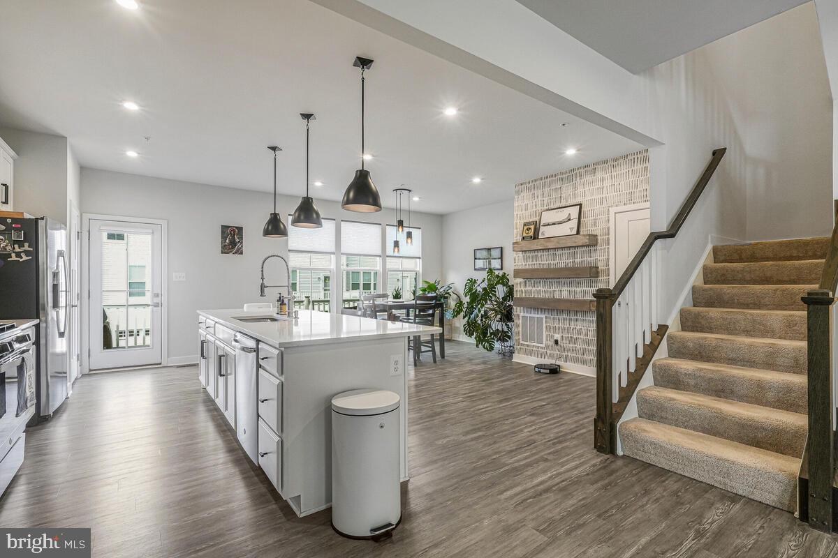 WESTCHESTER SQUARE - Residential