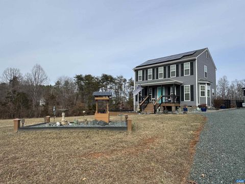 Homes For Sale - 95 Shaunah Ln Ln<br/> LOUISA, VA 23093