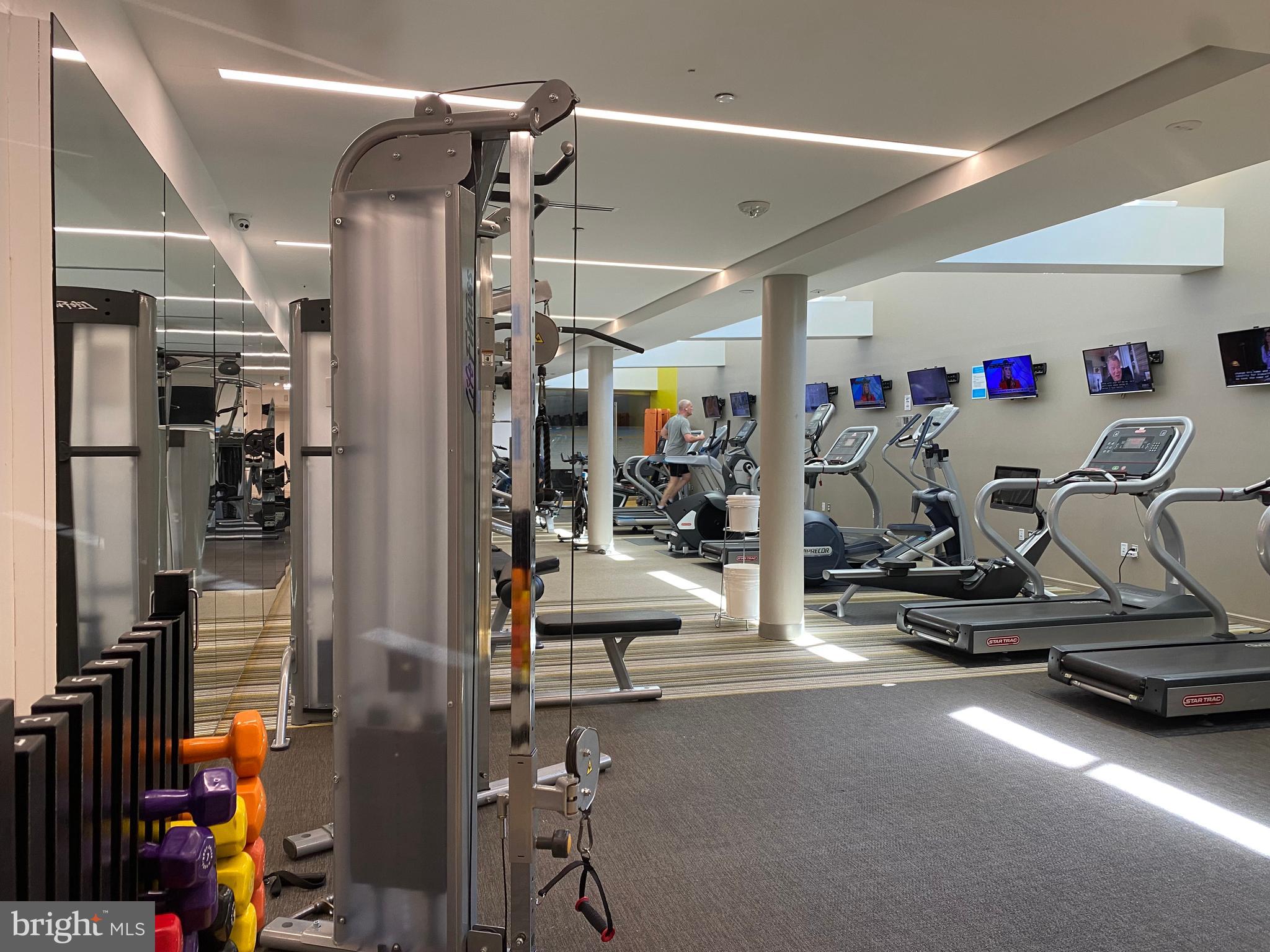 ROTONDA - Residential Lease