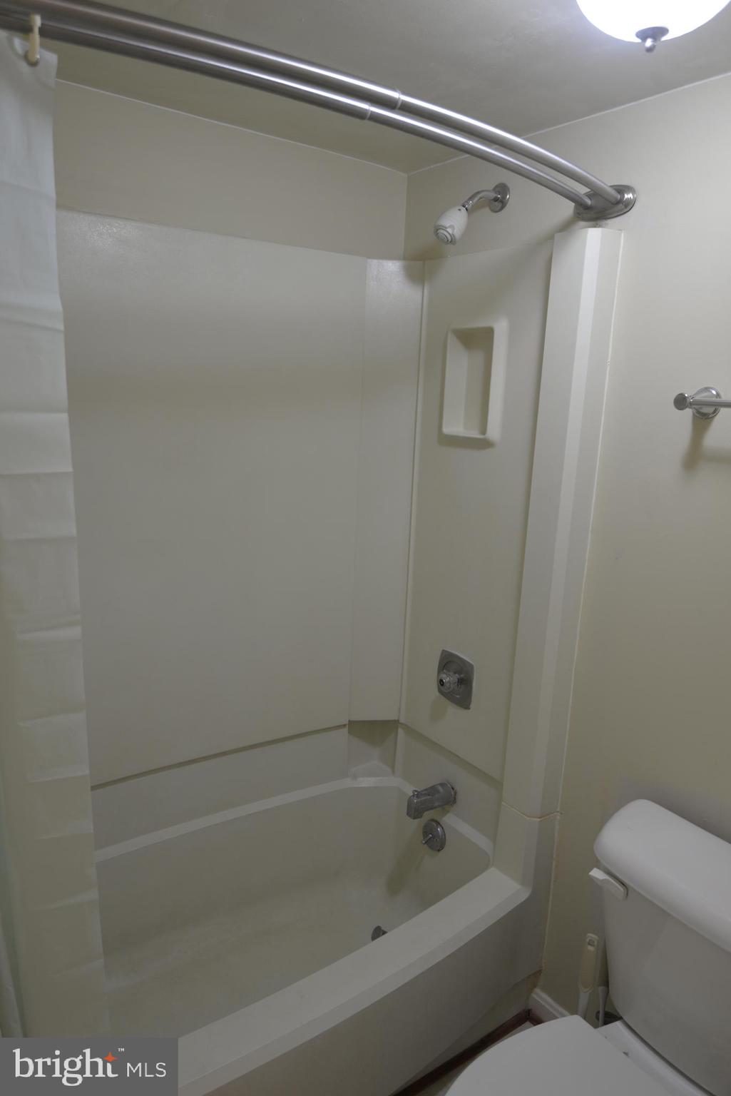 ROTONDA - Residential Lease