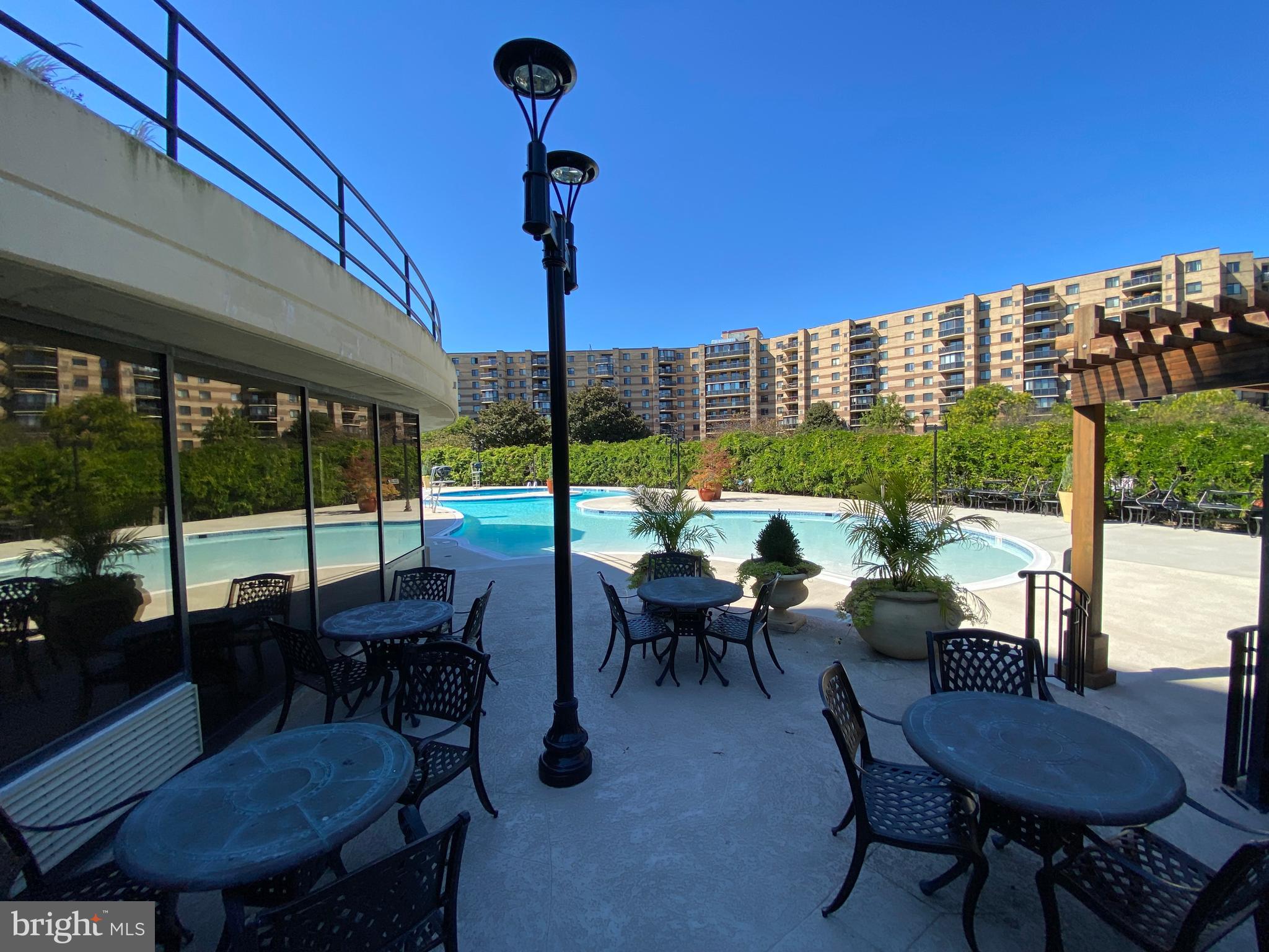 ROTONDA - Residential Lease