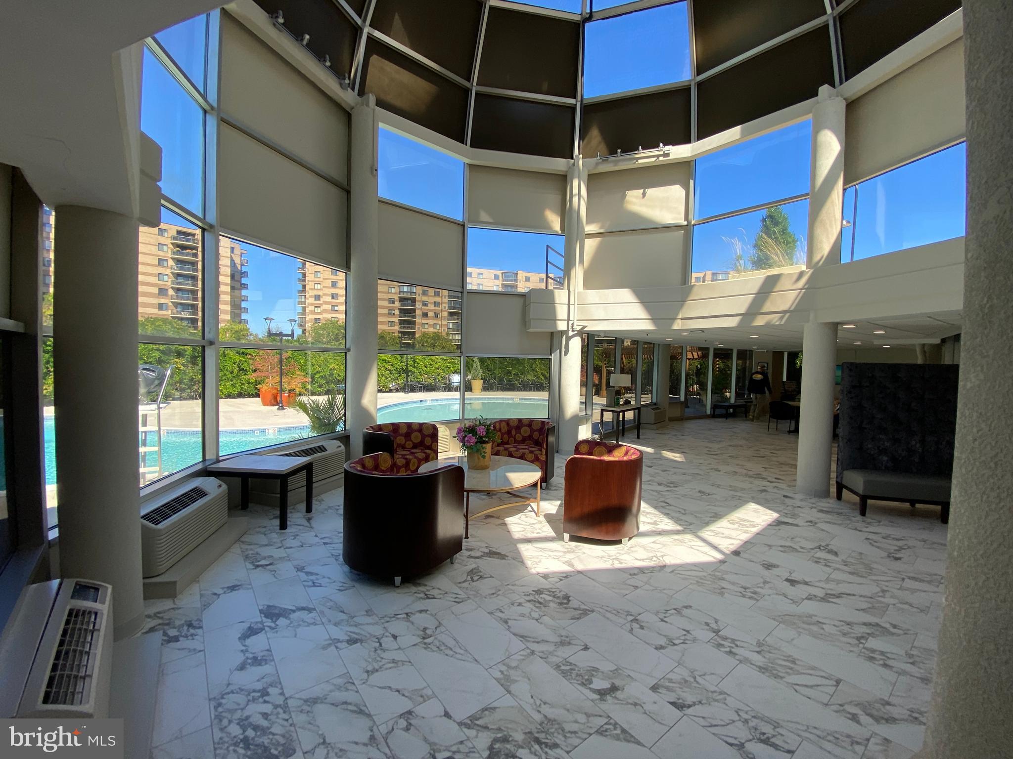 ROTONDA - Residential Lease