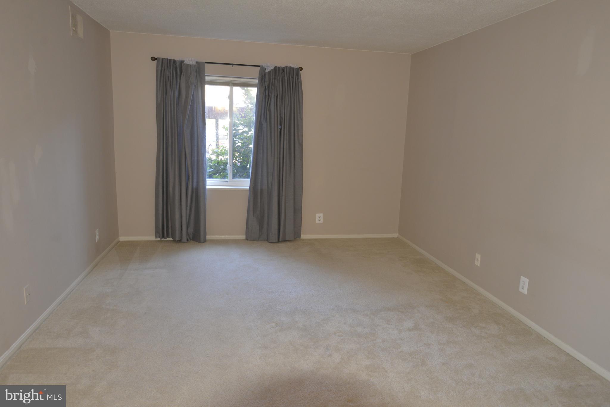 ROTONDA - Residential Lease