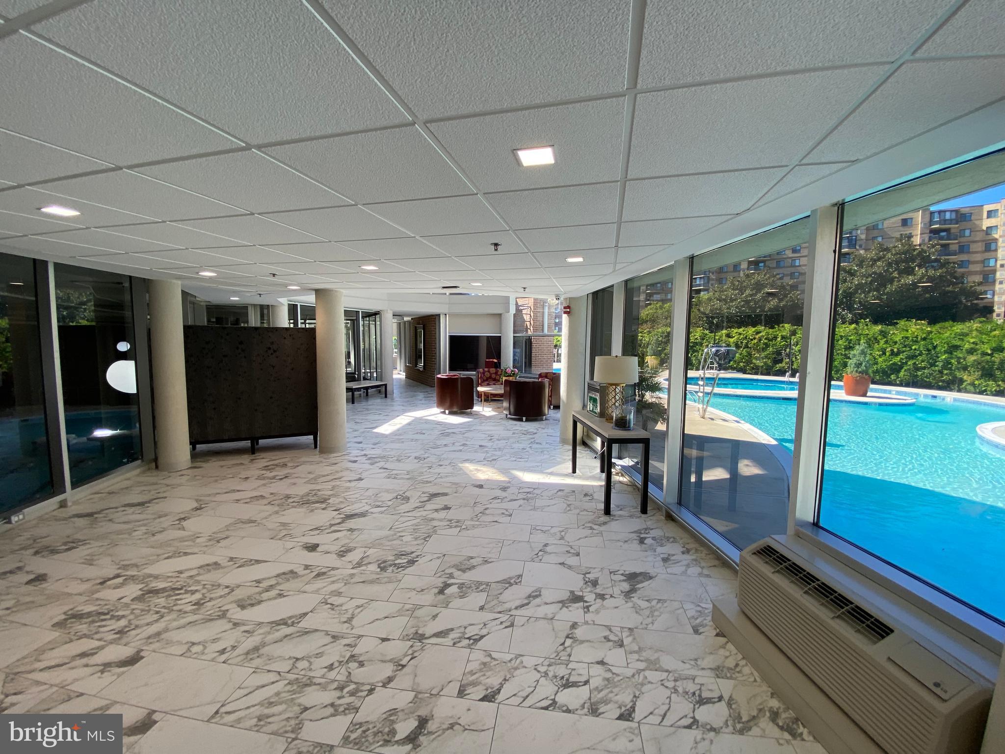 ROTONDA - Residential Lease