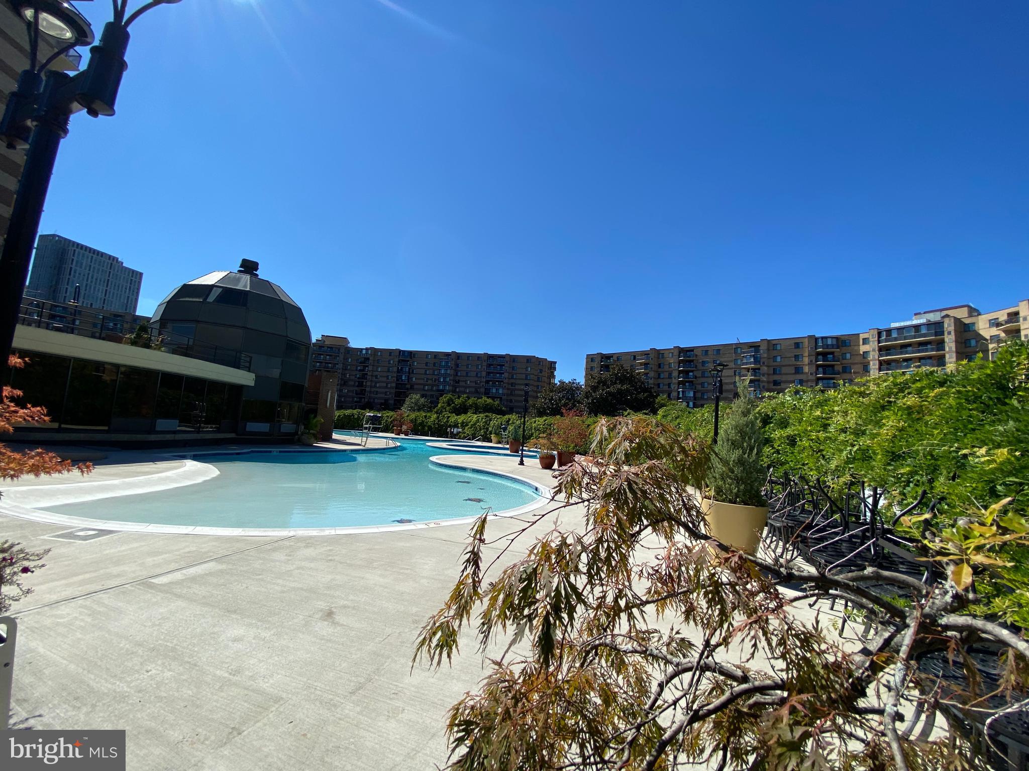 ROTONDA - Residential Lease