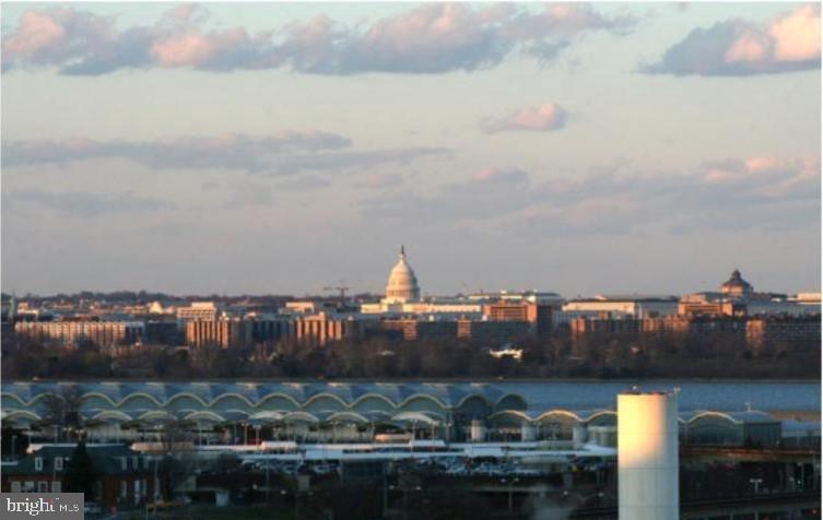 ECLIPSE ON CENTER PARK - Residential