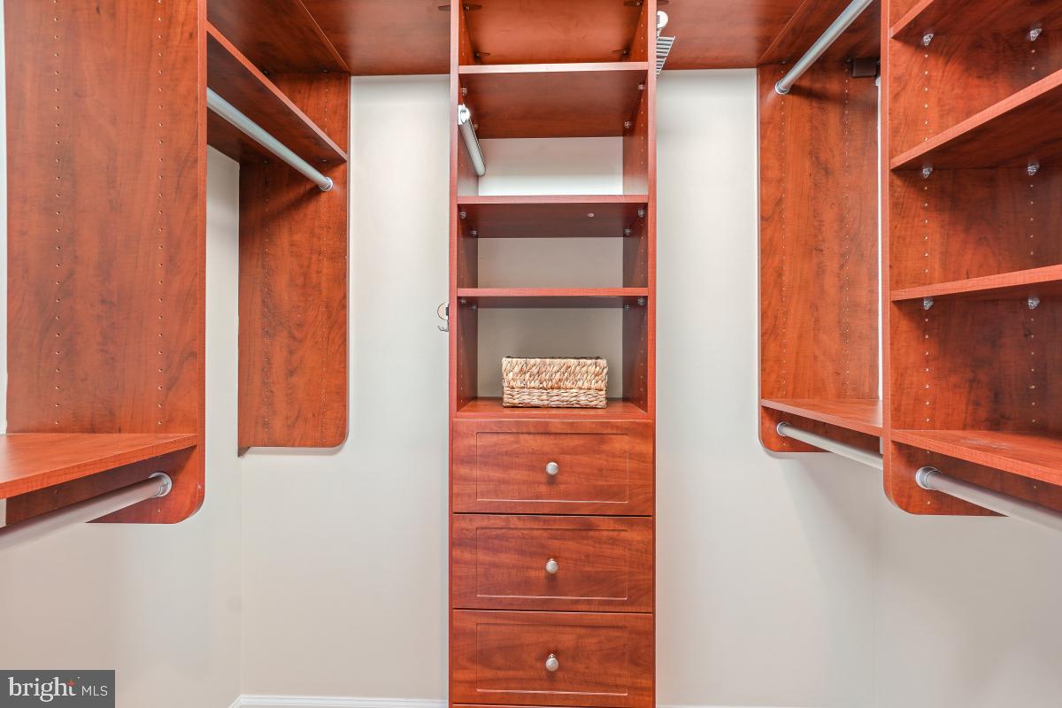 ECLIPSE ON CENTER PARK - Residential