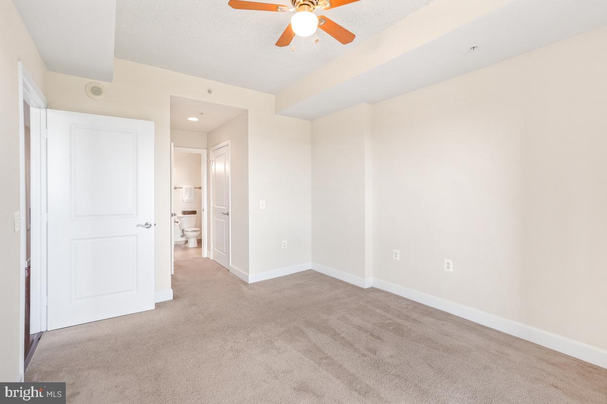 ECLIPSE ON CENTER PARK - Residential