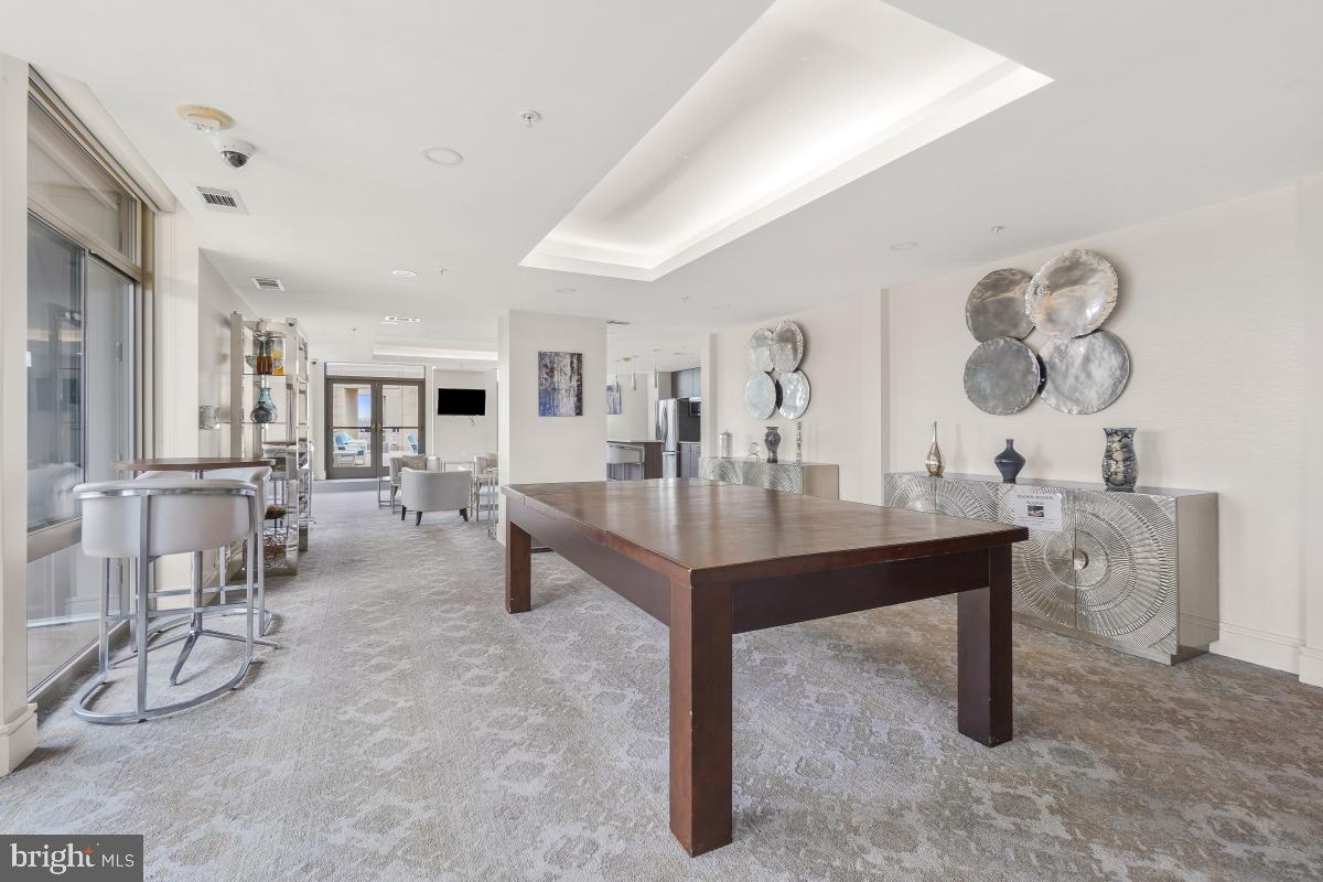 ECLIPSE ON CENTER PARK - Residential