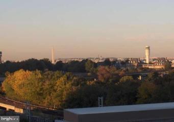 ECLIPSE ON CENTER PARK - Residential