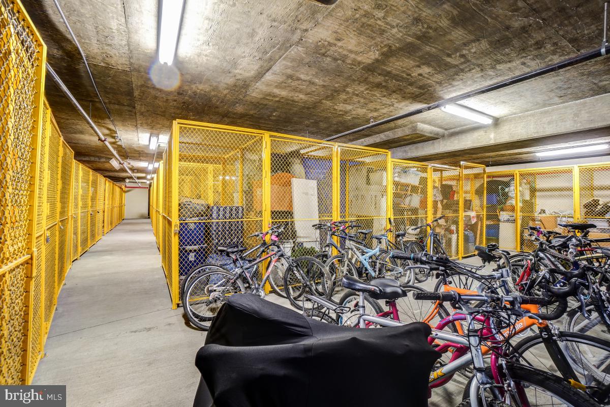 ECLIPSE ON CENTER PARK - Residential