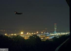 ECLIPSE ON CENTER PARK - Residential
