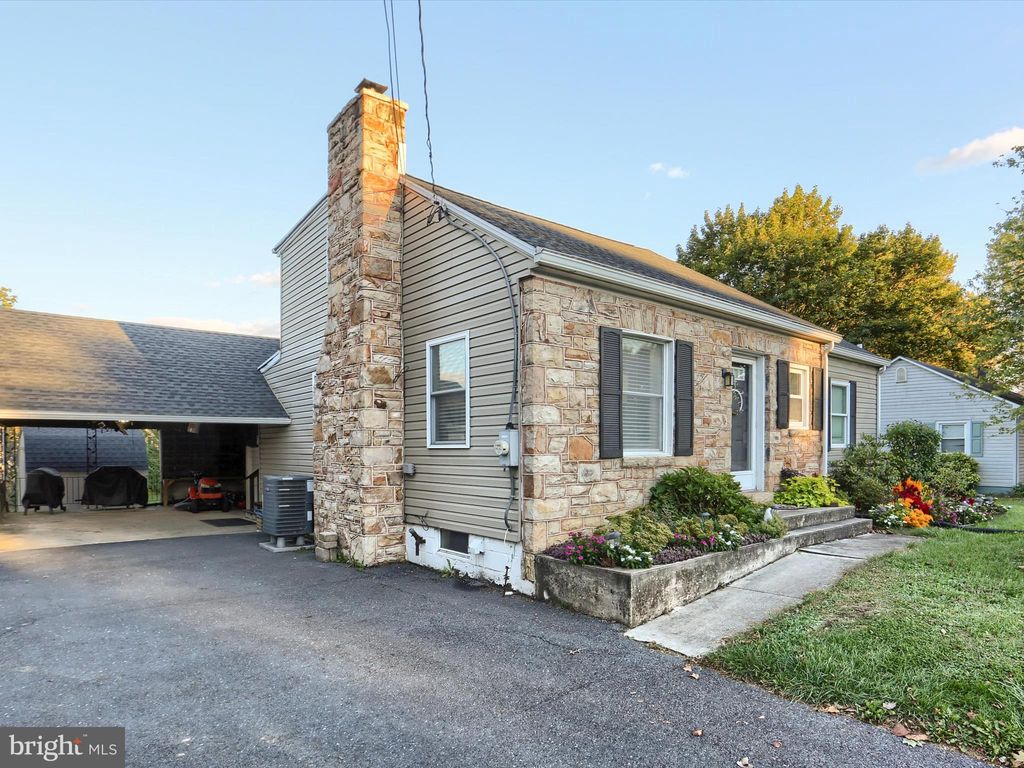 Photo of 510 Hogestown Rd, MECHANICSBURG, PA 17050 (MLS # PACB2046436)