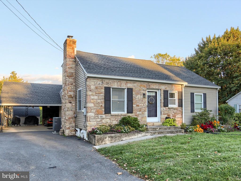 Photo of 510 Hogestown Rd, MECHANICSBURG, PA 17050 (MLS # PACB2046436)