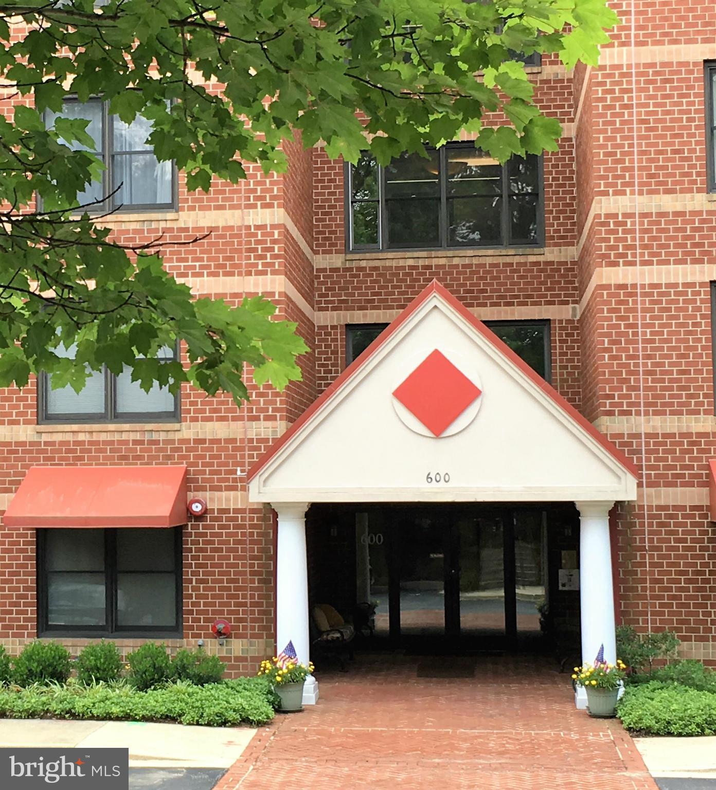 MCKINSEY PARK - Residential Lease