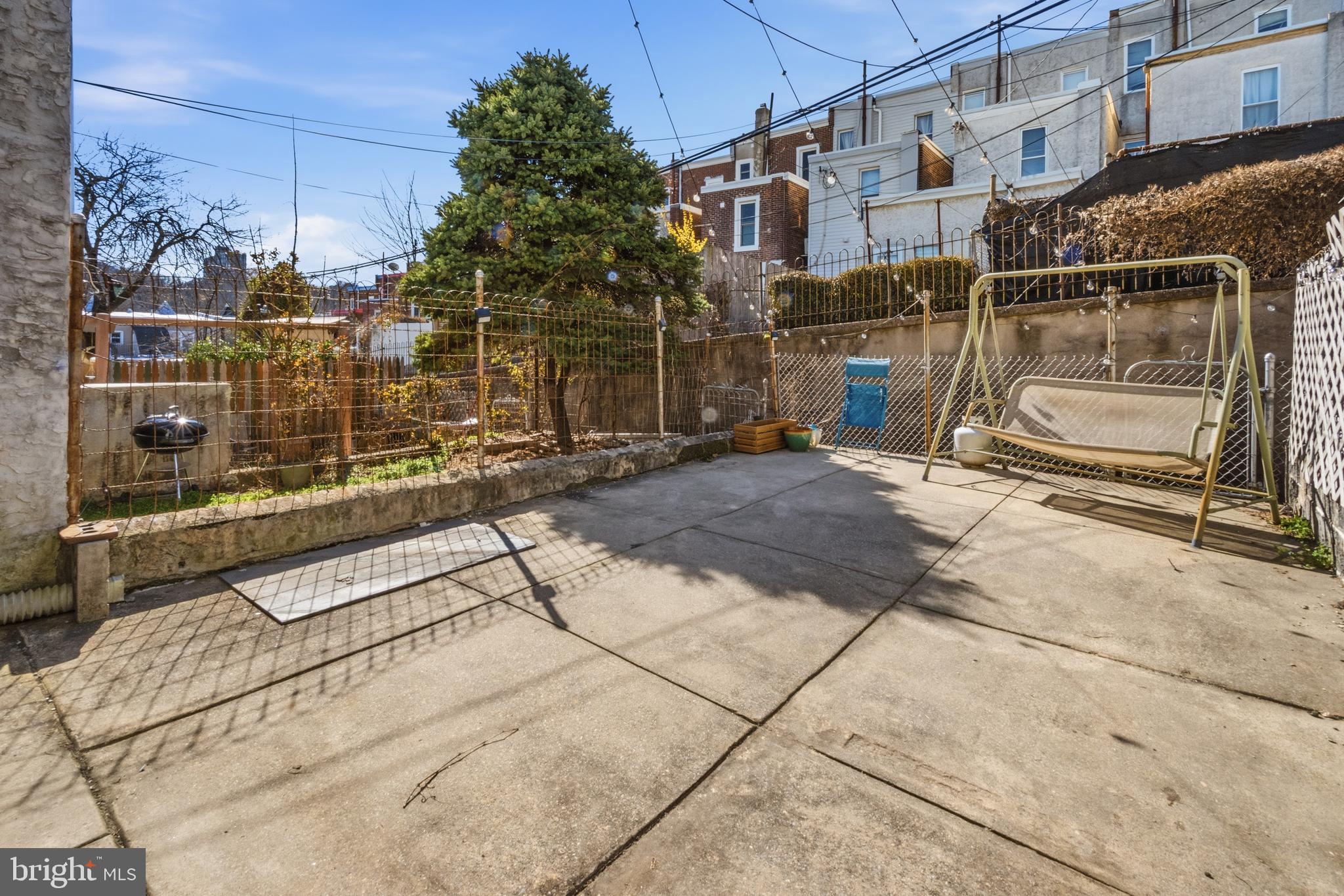 EAST FALLS - Residential