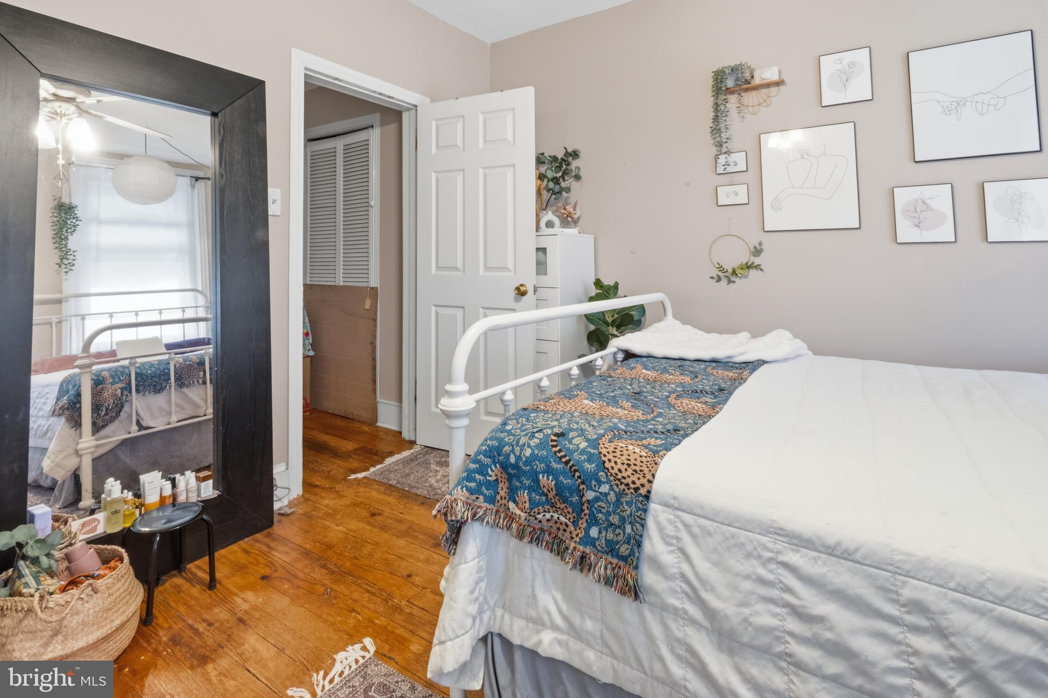 EAST FALLS - Residential