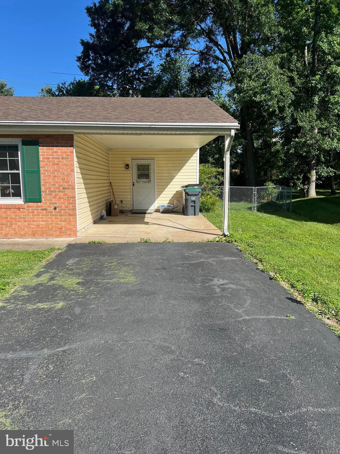 PARKWOOD - Residential Lease