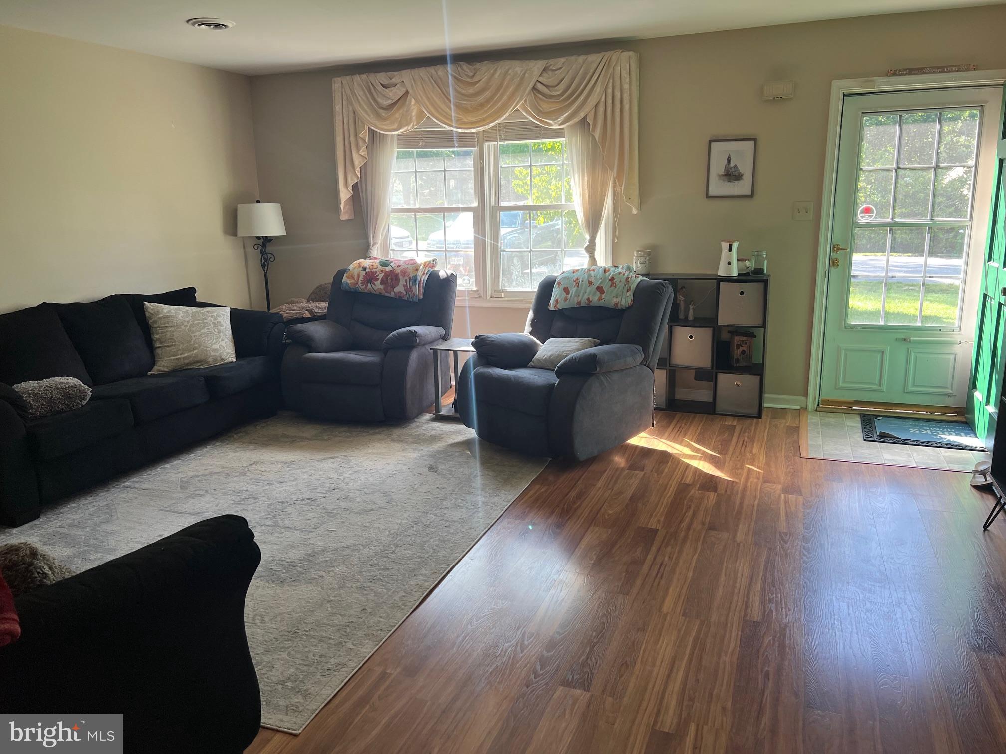 PARKWOOD - Residential Lease