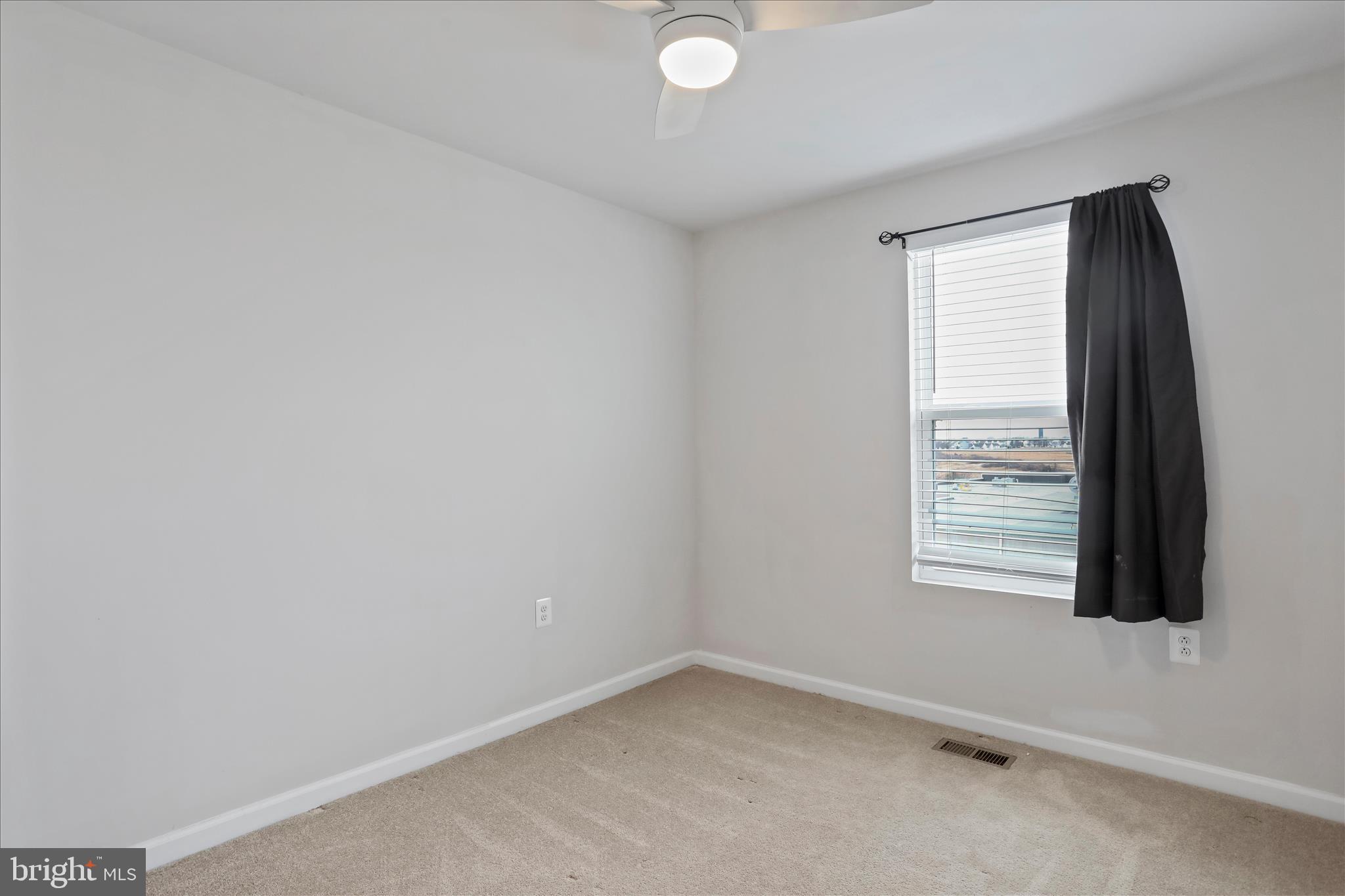 PRESIDENTS POINTE - Residential