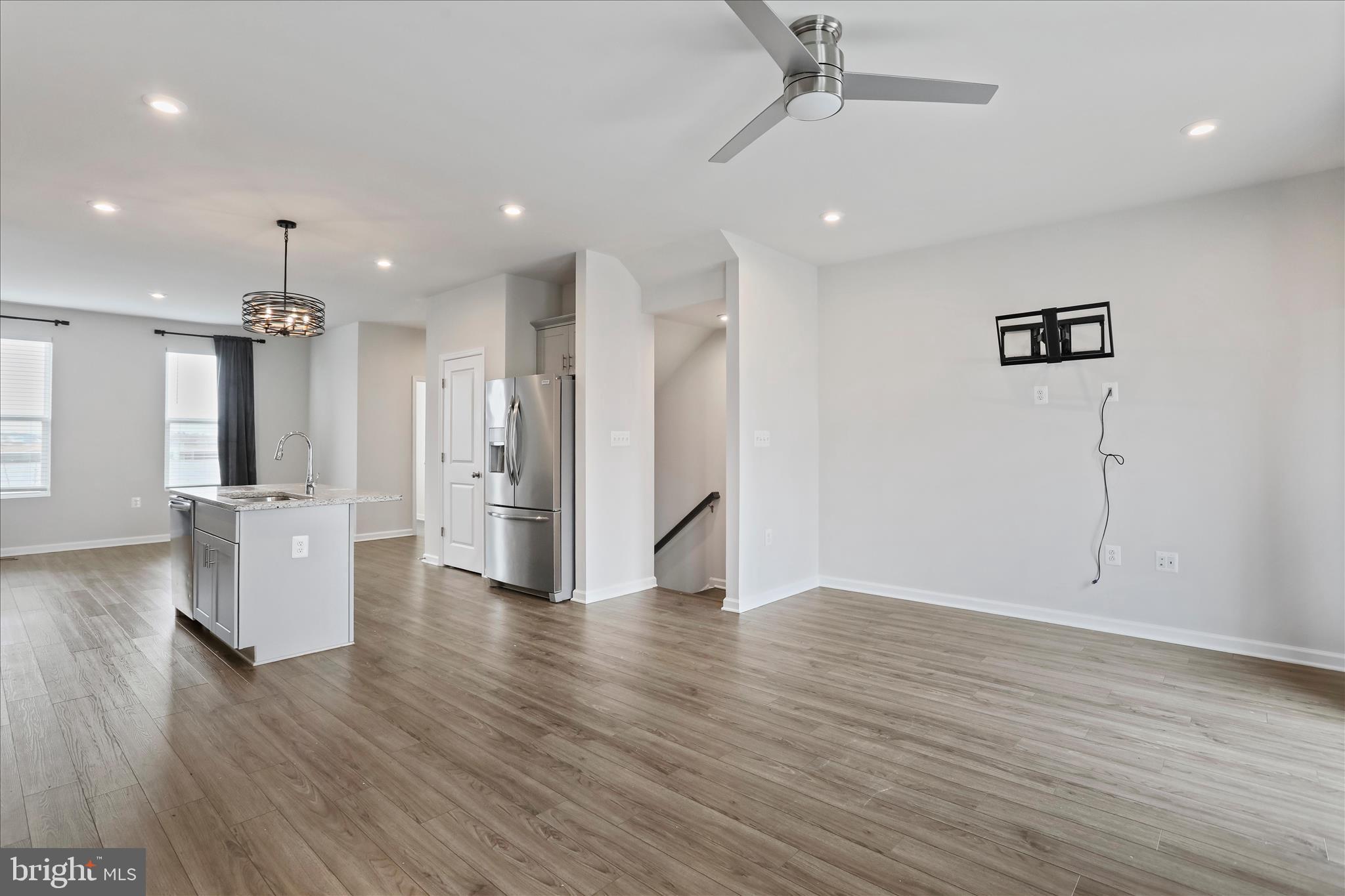 PRESIDENTS POINTE - Residential