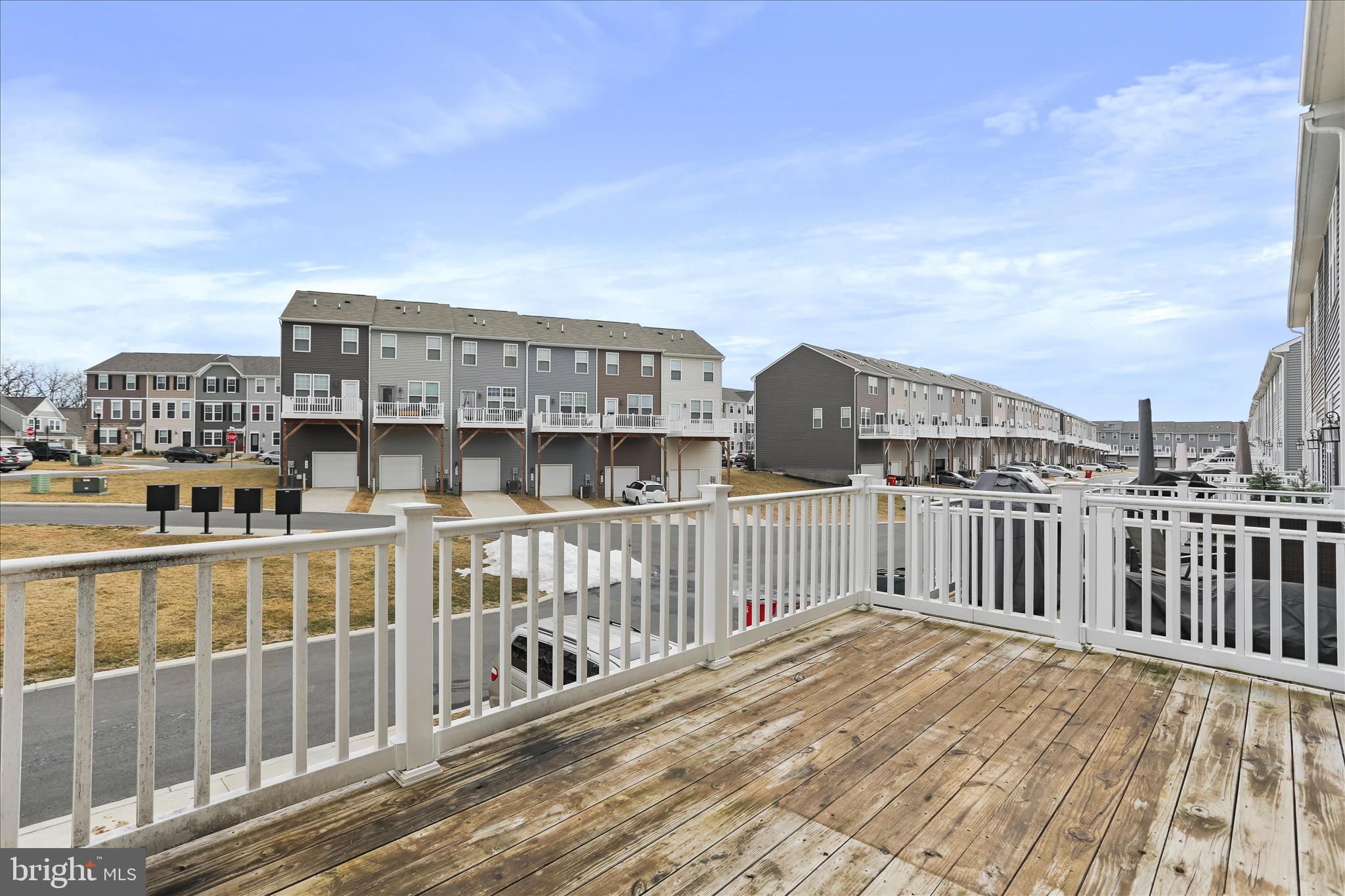 PRESIDENTS POINTE - Residential