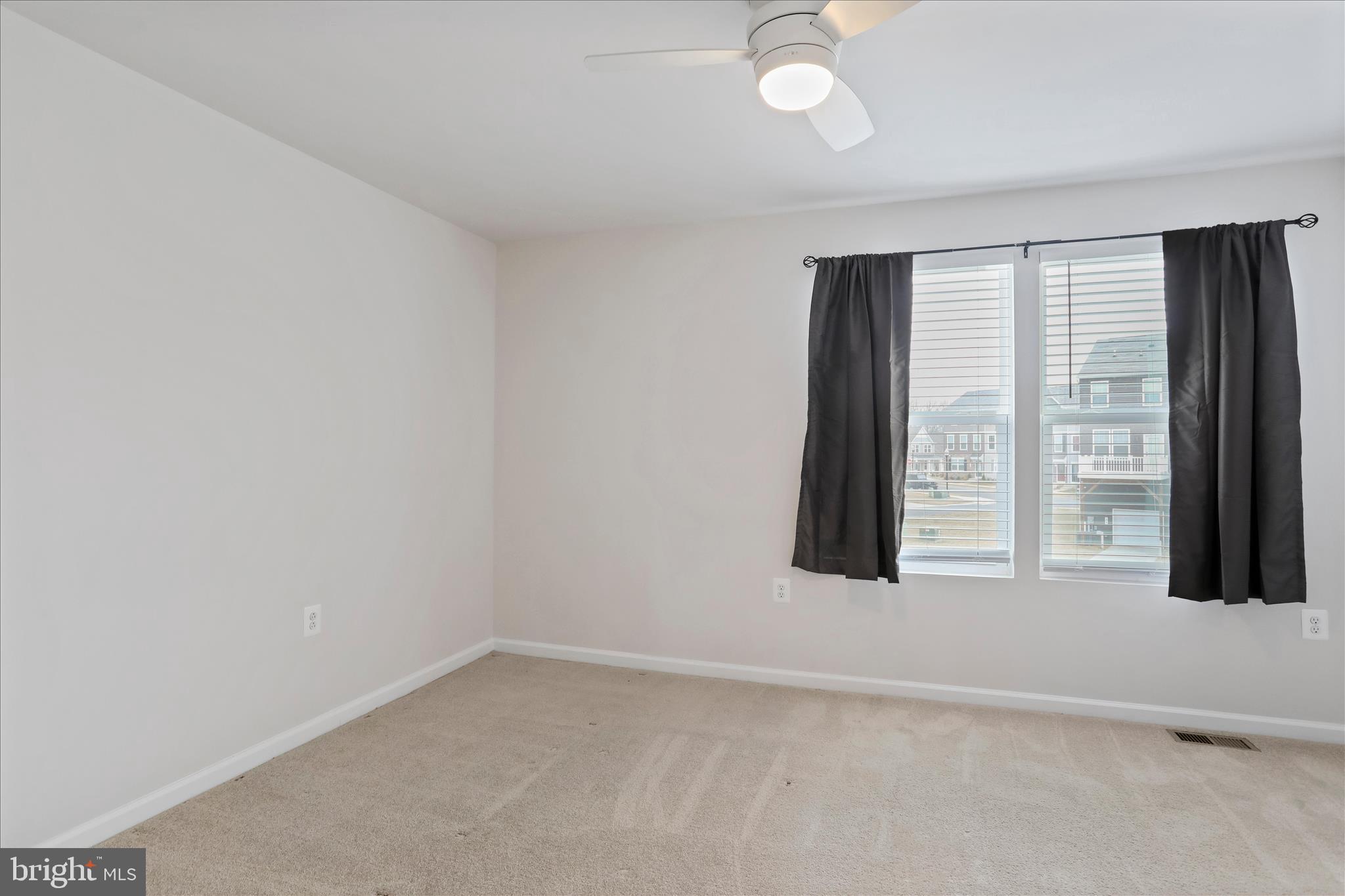 PRESIDENTS POINTE - Residential