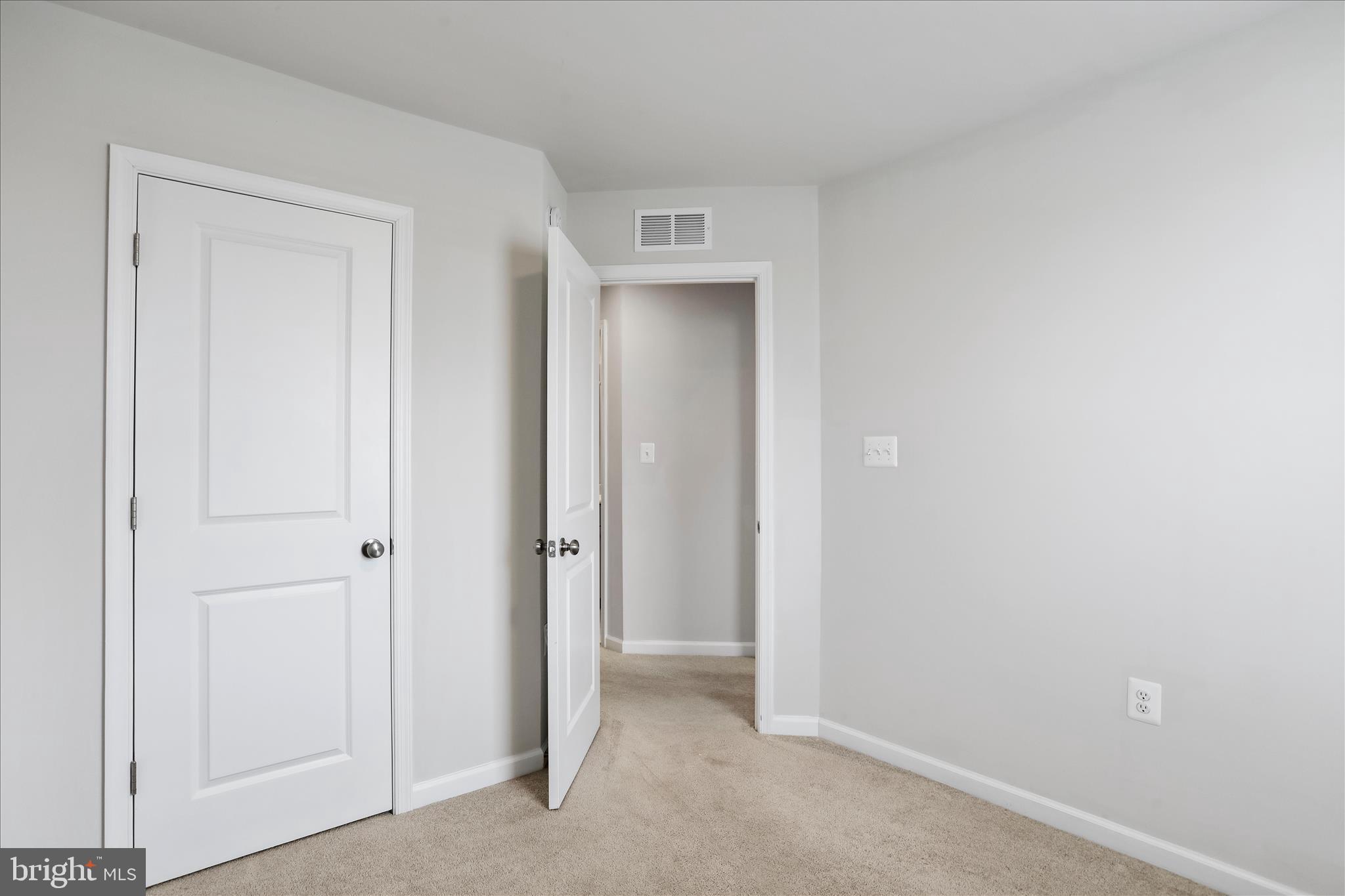 PRESIDENTS POINTE - Residential