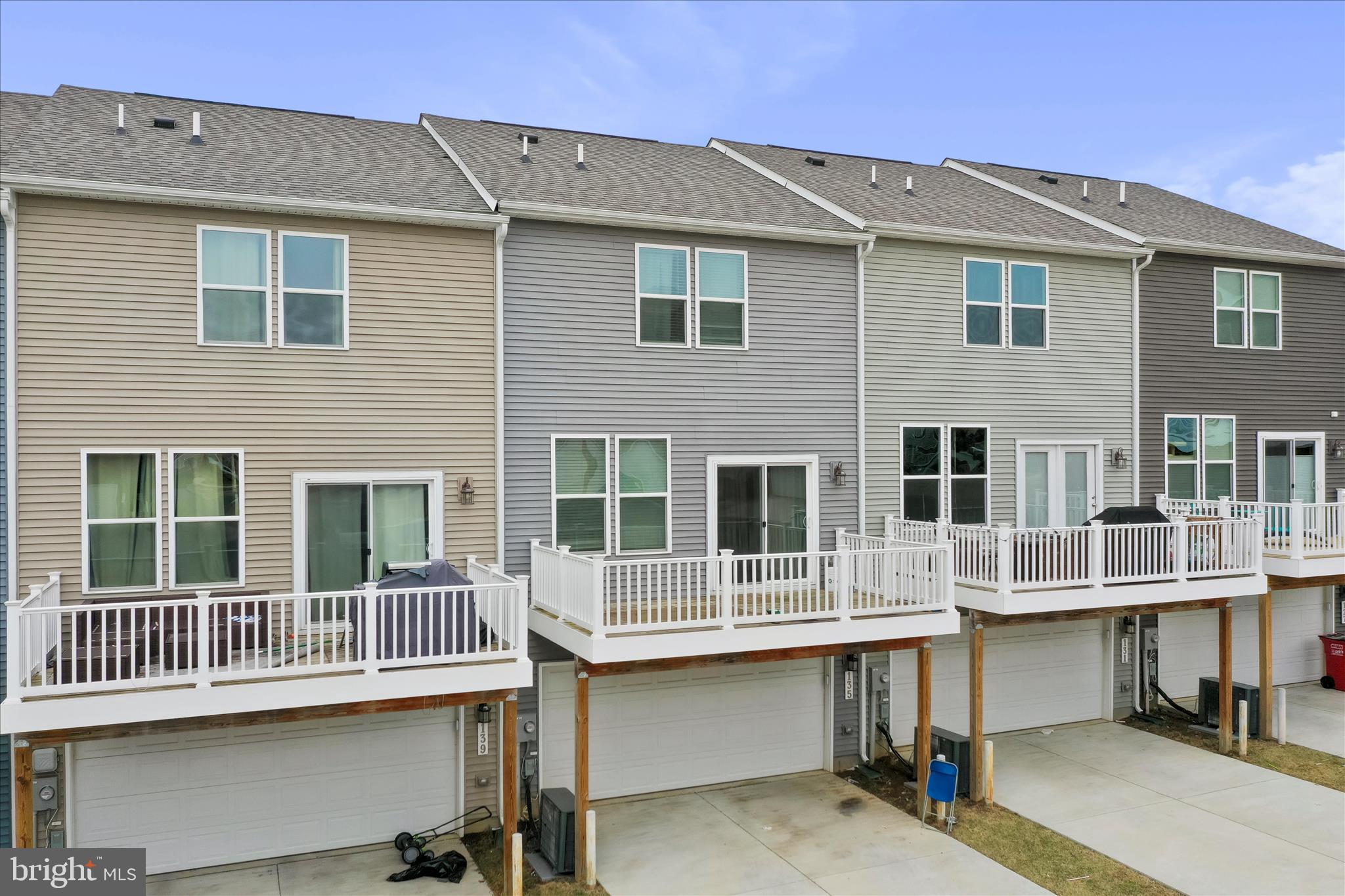 PRESIDENTS POINTE - Residential