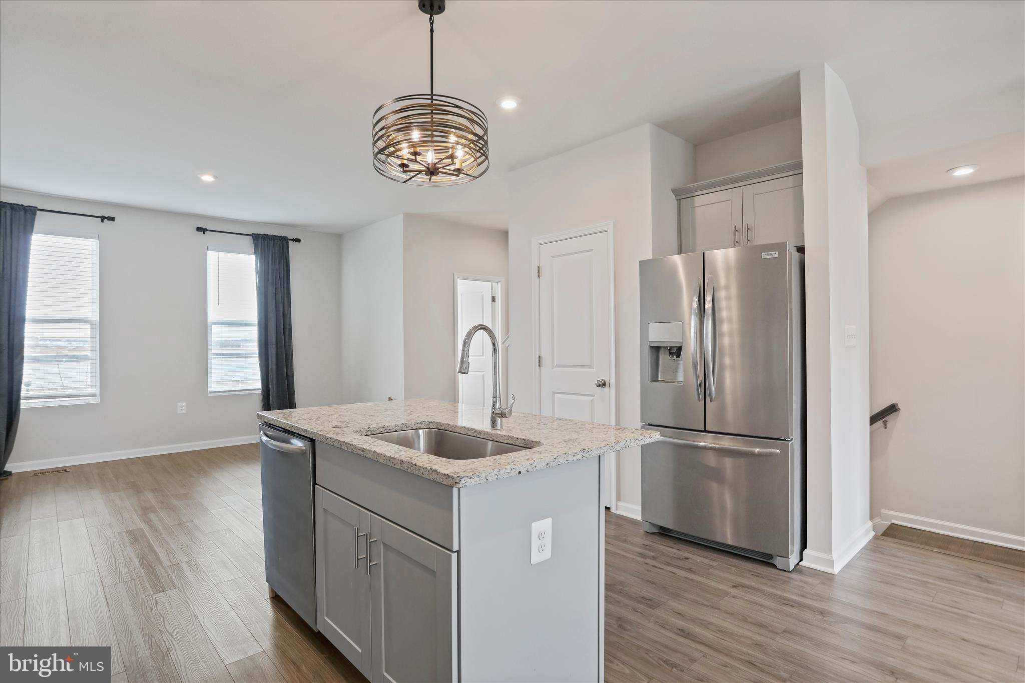 PRESIDENTS POINTE - Residential