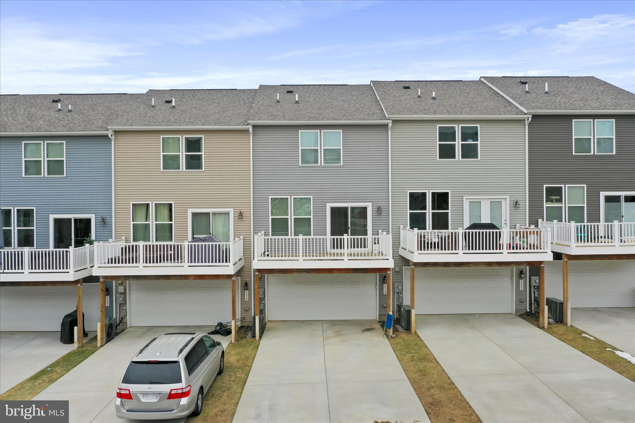 PRESIDENTS POINTE - Residential