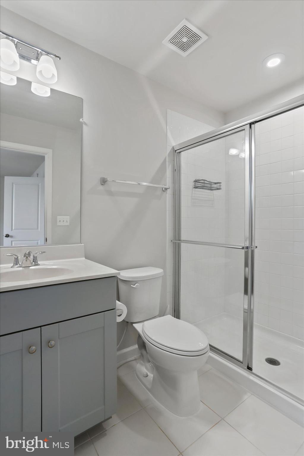 PRESIDENTS POINTE - Residential