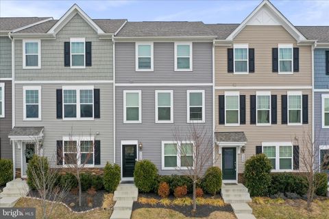 135 PRESIDENTS POINTE AVENUE RANSON WV 25438