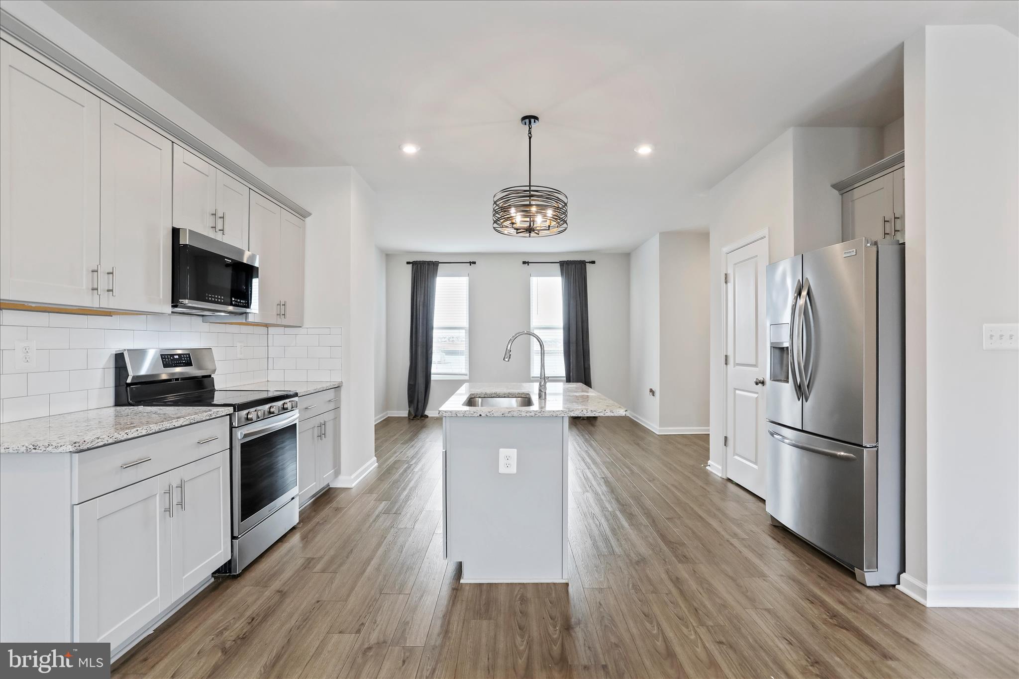 PRESIDENTS POINTE - Residential