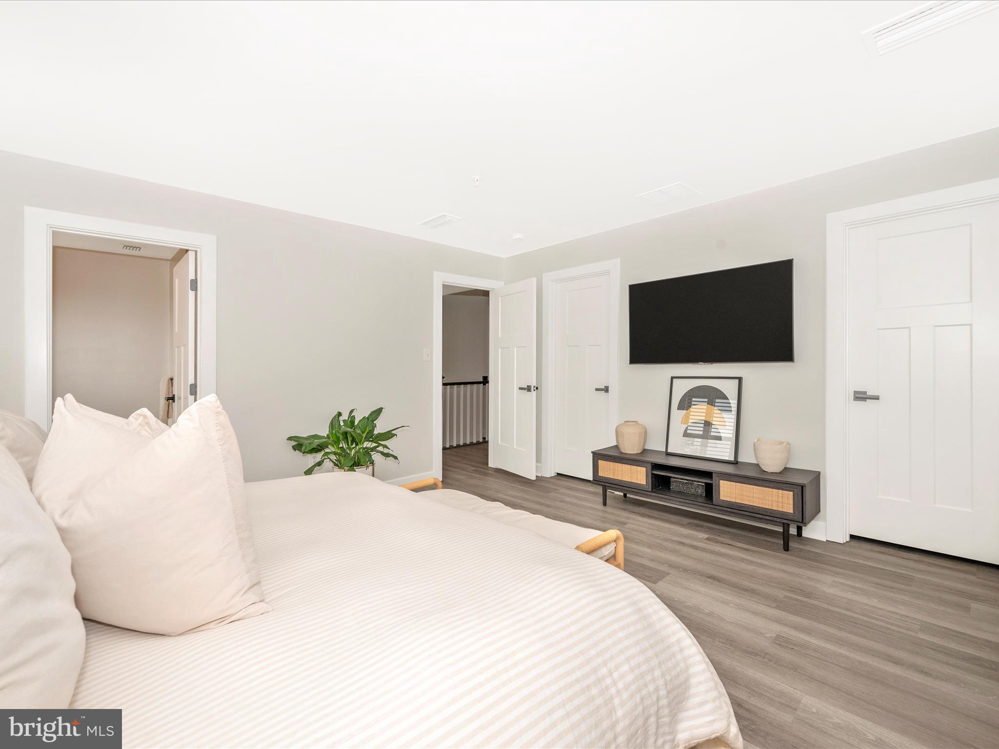 LAKE LINGANORE - Residential