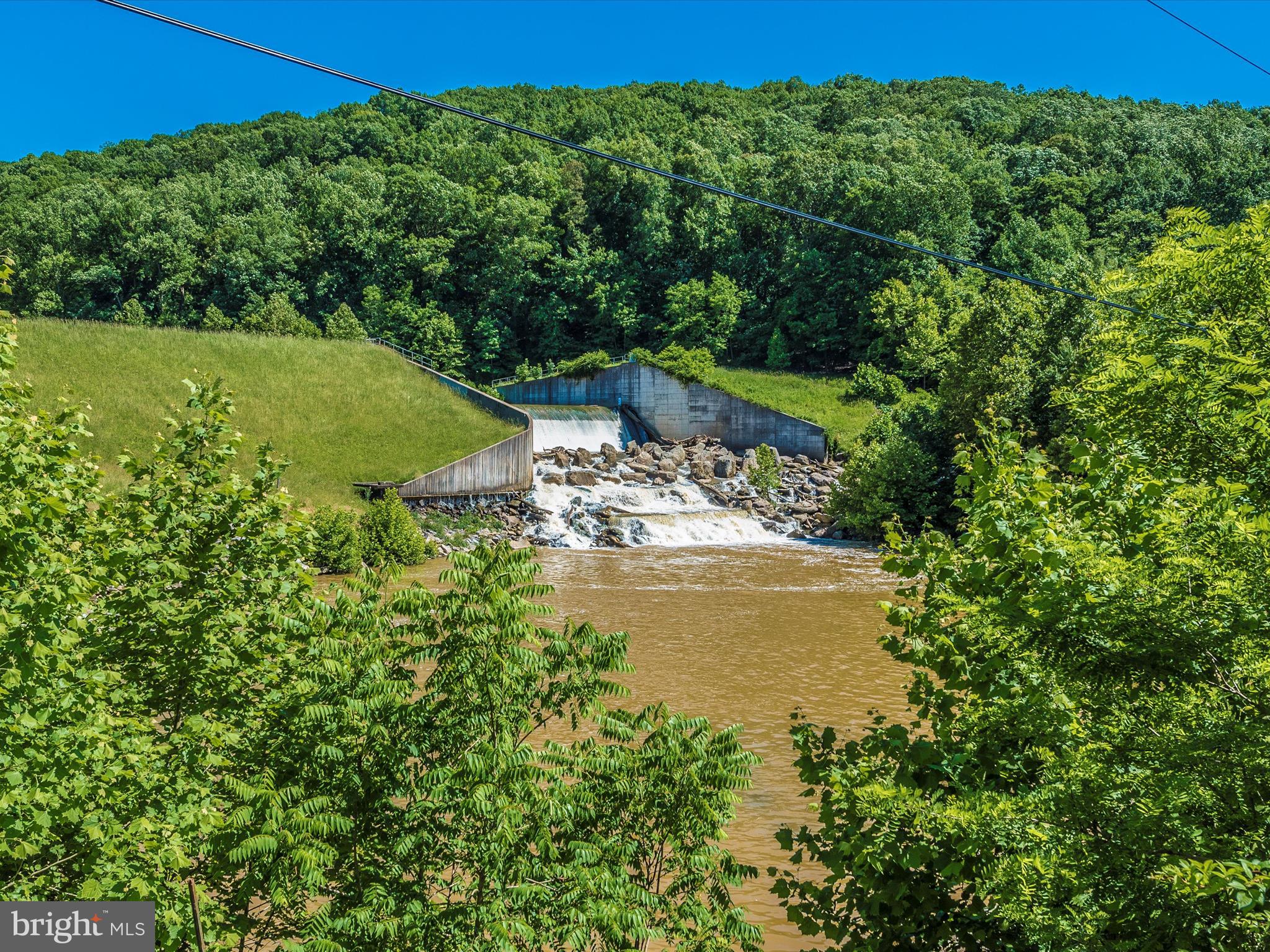 LAKE LINGANORE - Residential