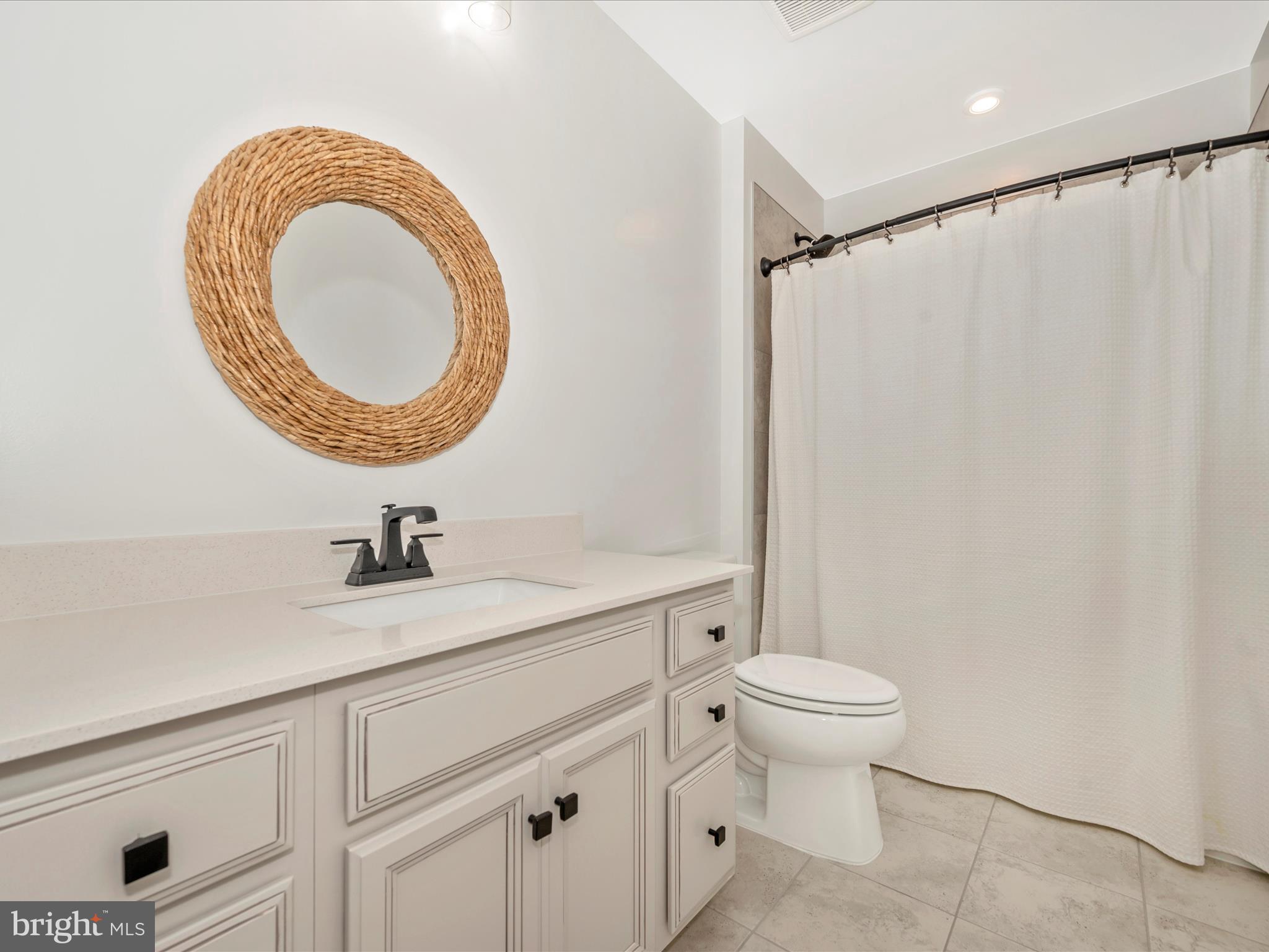 LAKE LINGANORE - Residential