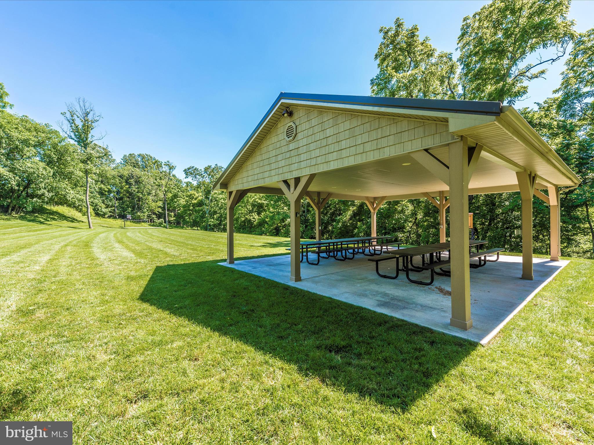 LAKE LINGANORE - Residential