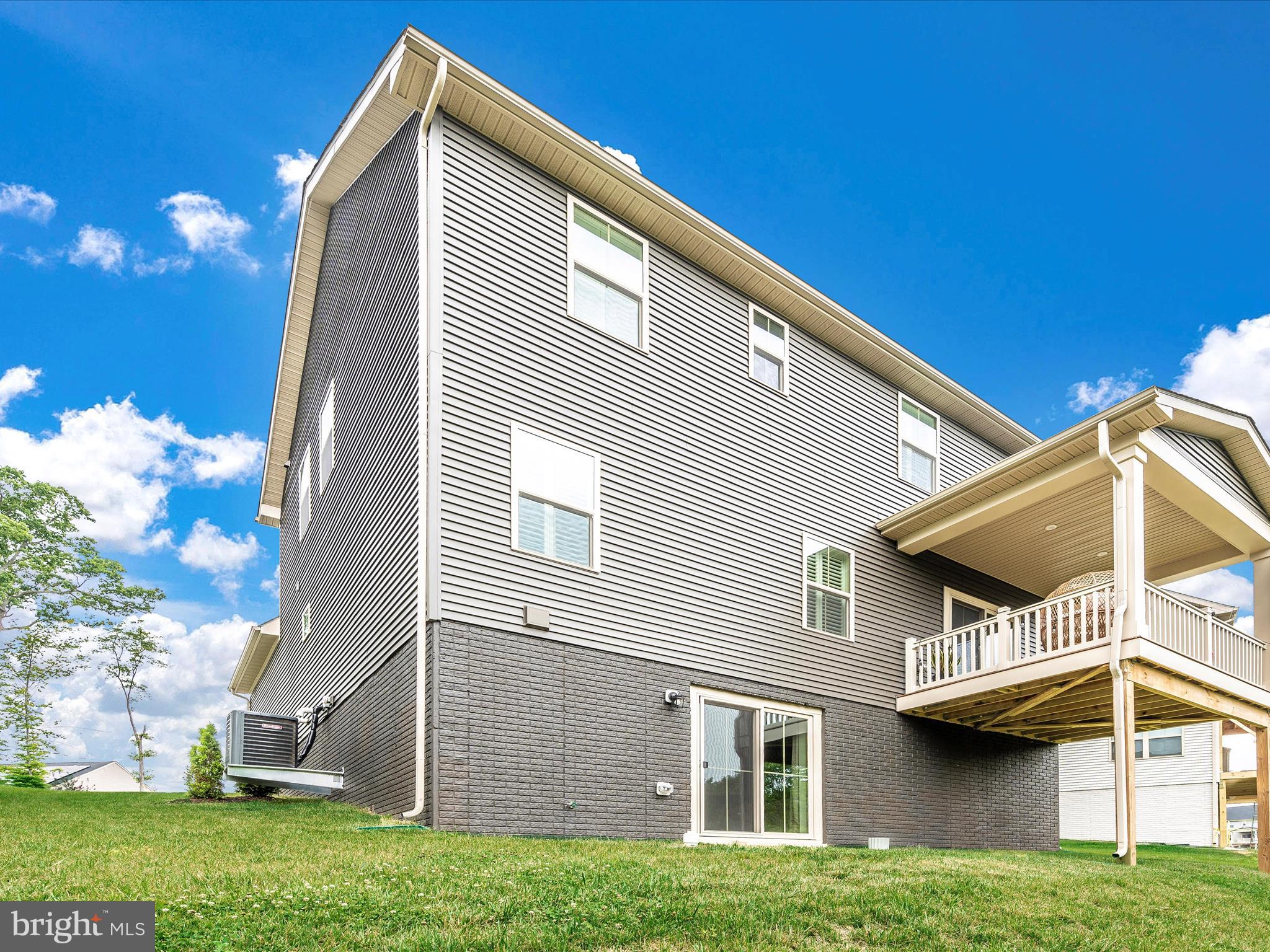 LAKE LINGANORE - Residential