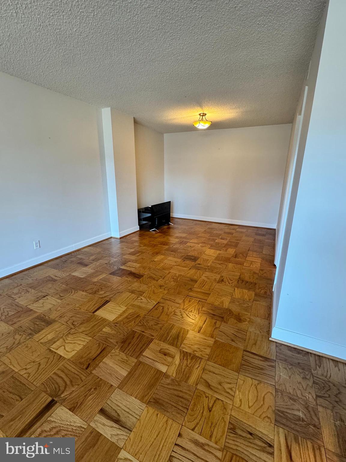 3800 FAIRFAX DRIVE 104