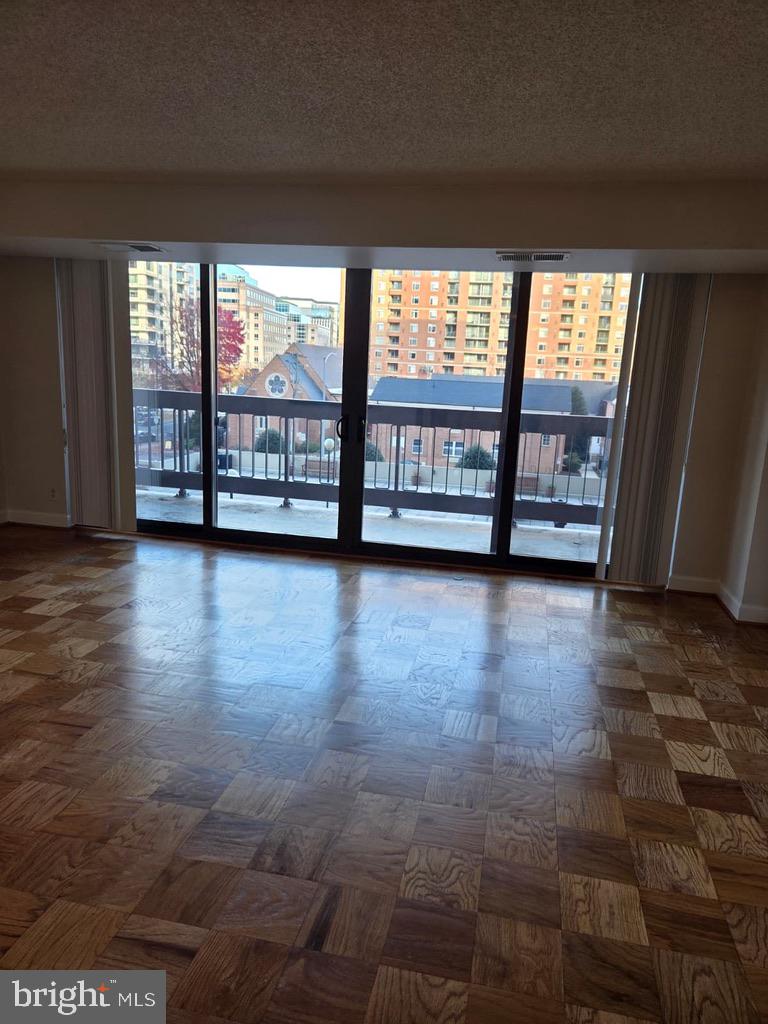 3800 FAIRFAX DRIVE 104