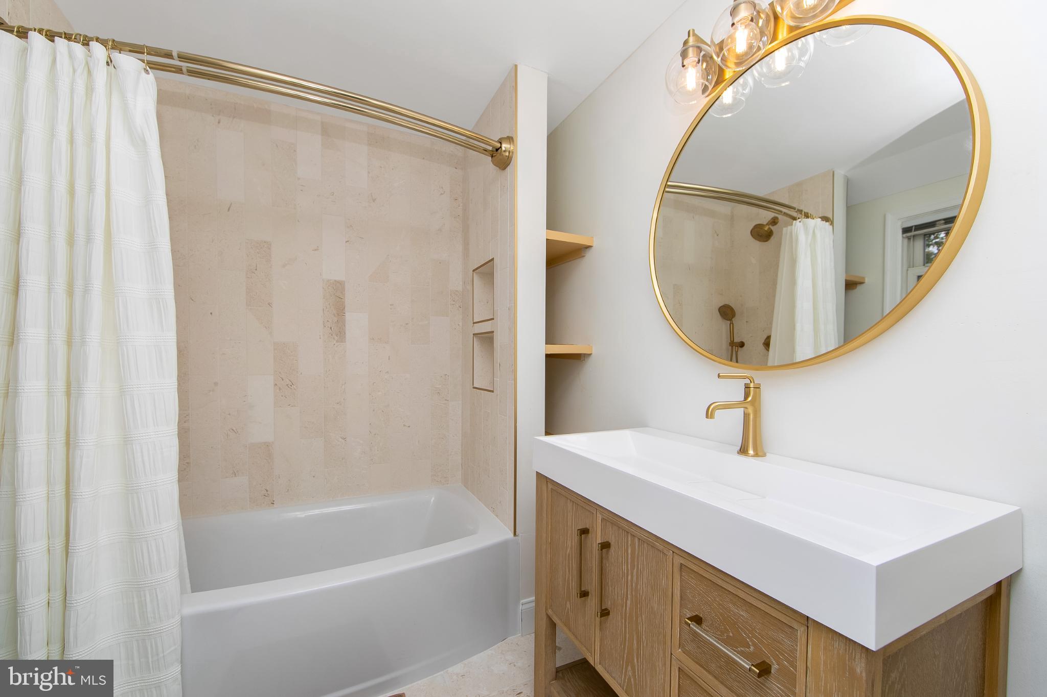 ROLLING GREEN - Residential Lease