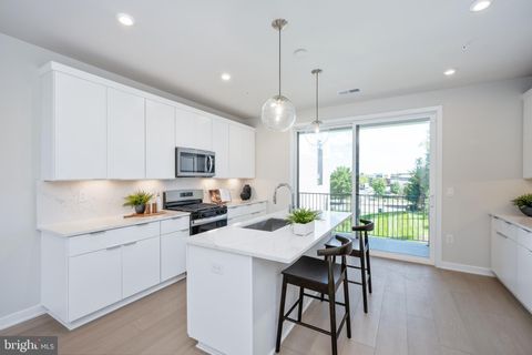 14429 GLEN MANOR DRIVE CHANTILLY VA 20151