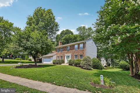 Photo of 3446 Mount Burnside Way, WOODBRIDGE, VA 22192 (MLS # VAPW2122552)