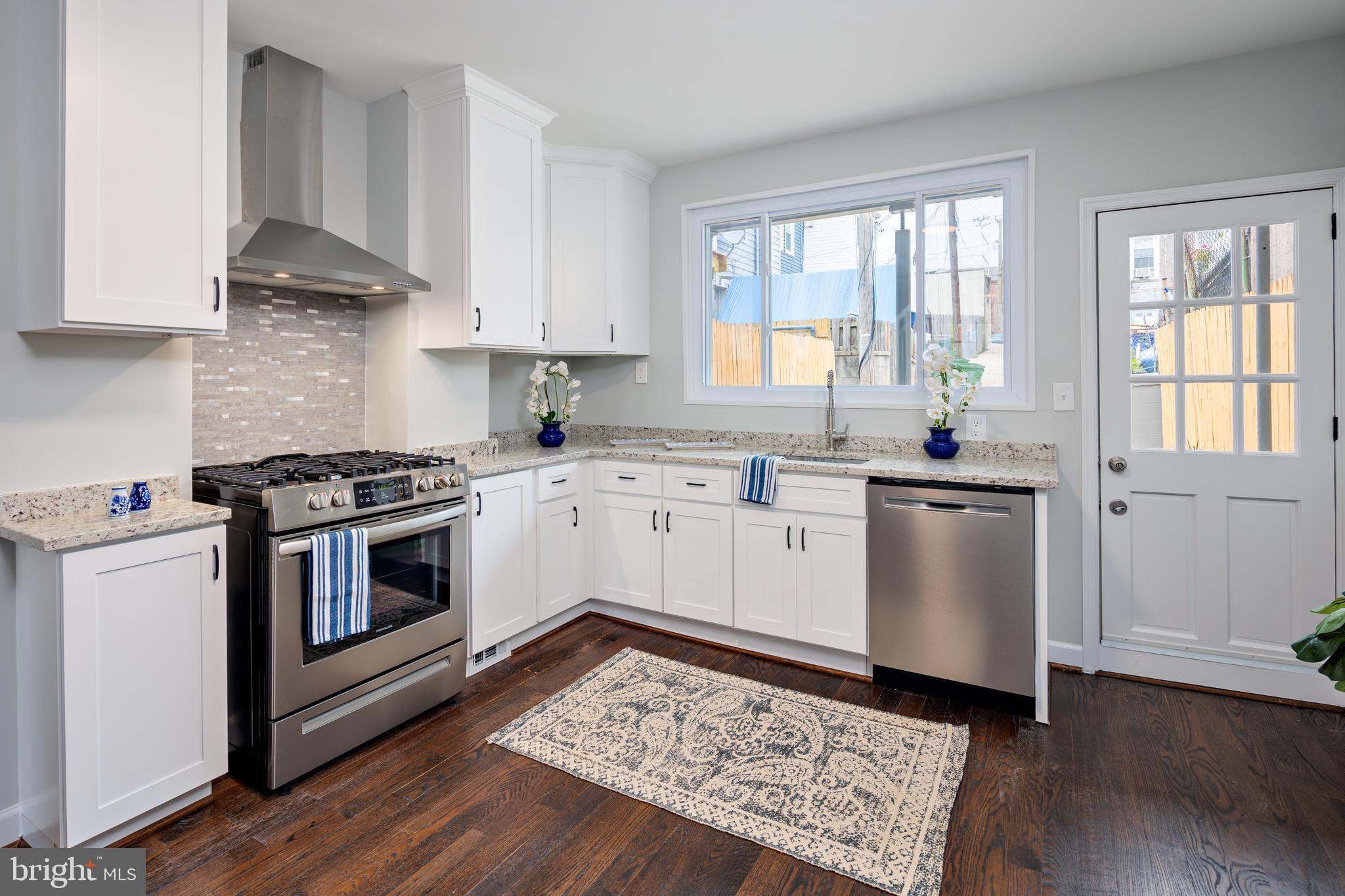 GREEKTOWN - Residential