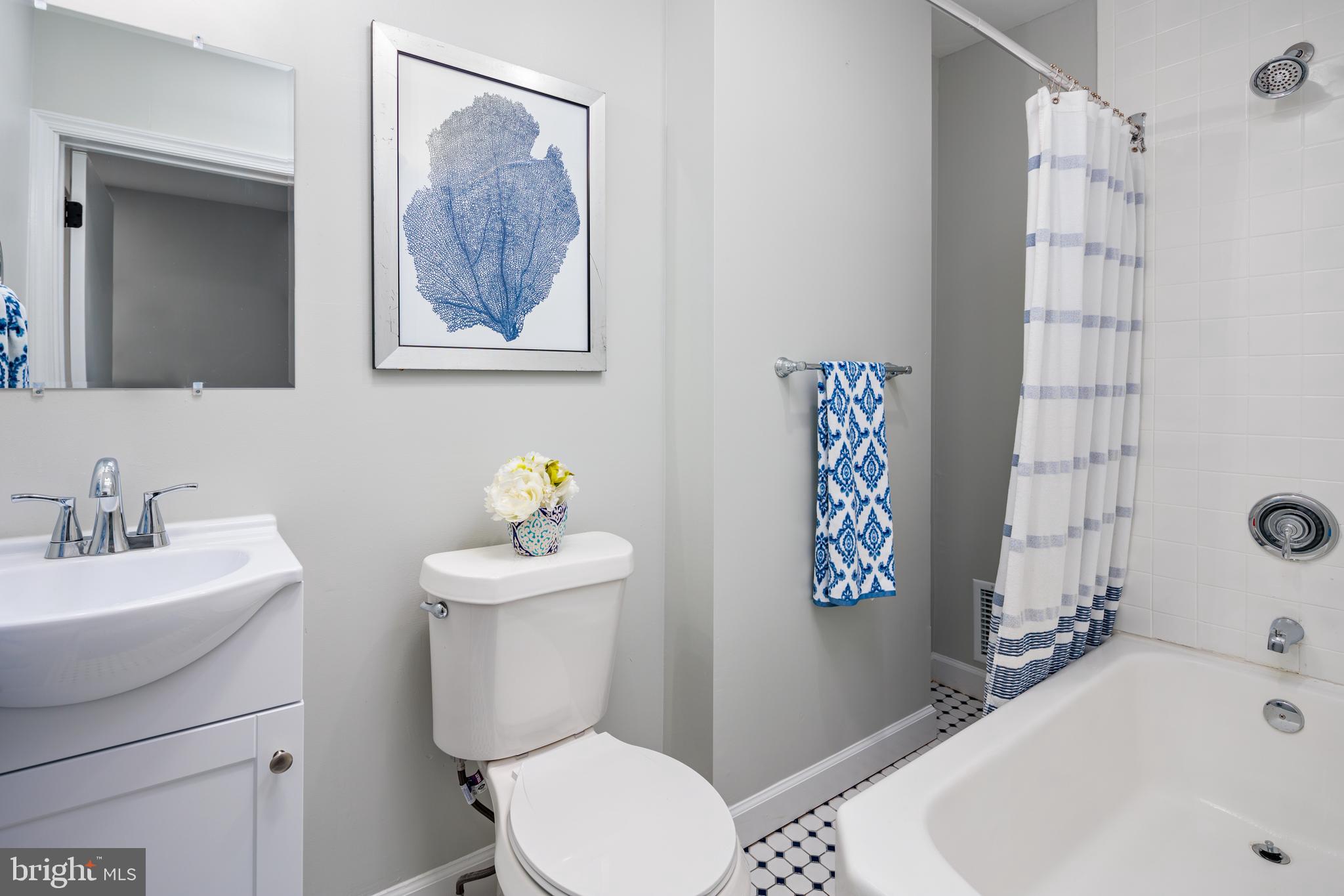 GREEKTOWN - Residential