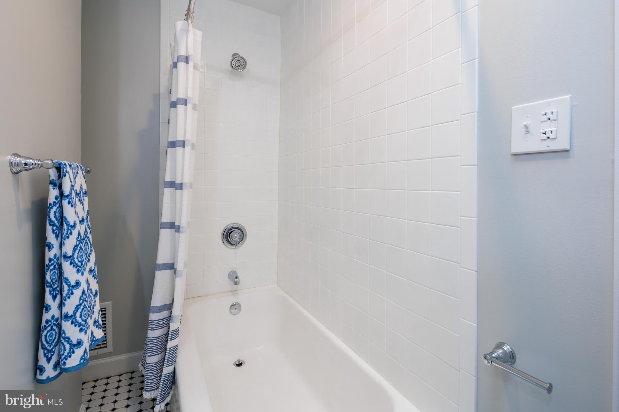 GREEKTOWN - Residential