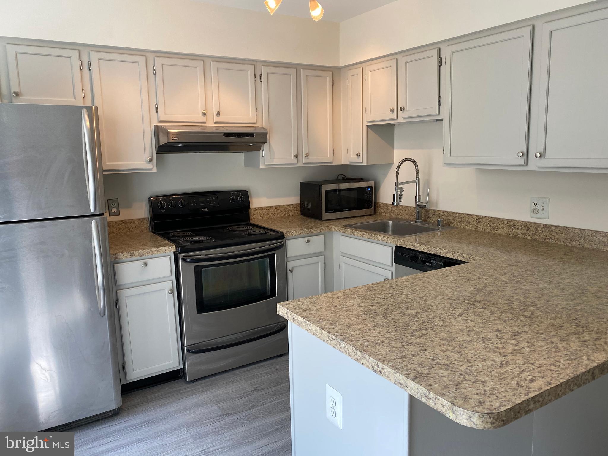 MARINERS LANDING - Residential Lease